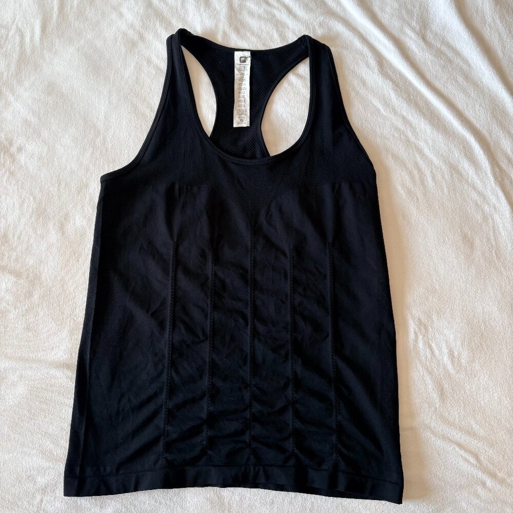Fabletics Delta Seamless Tank XL Black Perforated Laser Cut Breathable Yoga EUC